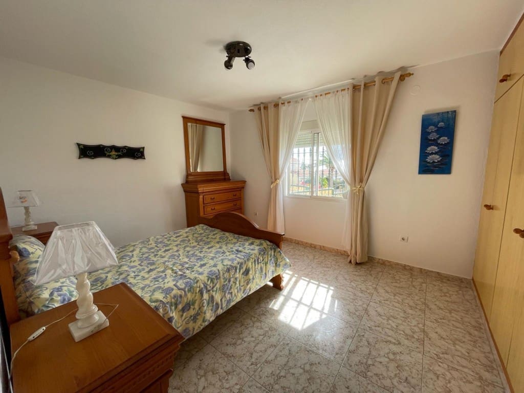 3 slaapkamer Flat te huur in Chilches met zwembad - € 1.050 (Ref: 4314395)