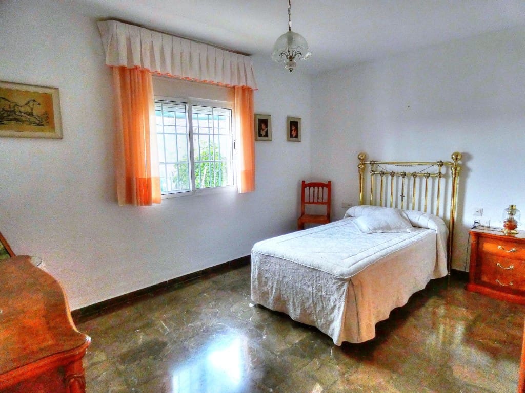 3 soveværelse Finca/Landehus til salg i Benajarafe med garage - € 365.000 (Ref: 4419057)