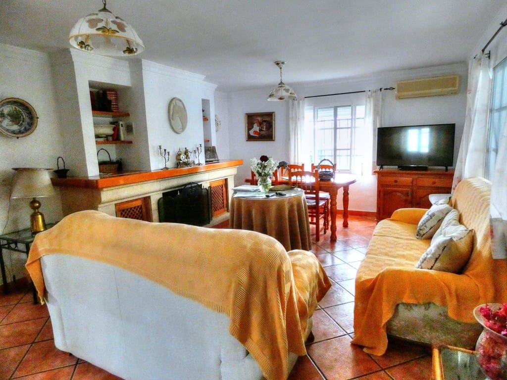 3 soveværelse Finca/Landehus til salg i Benajarafe med garage - € 365.000 (Ref: 4419057)