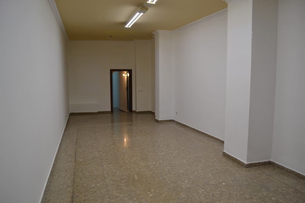 Business for rent in Antequera - € 700 (Ref: 4438415)