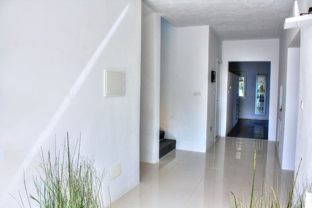 6 soveværelse Finca/Landehus til salg i Comares med swimmingpool - € 540.000 (Ref: 4700259)