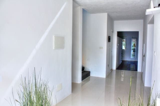 6 sovrum Finca/Hus på landet till salu i Comares med pool - 540 000 € (Ref: 4700259)