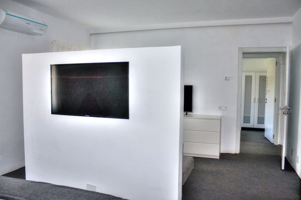 6 soveværelse Finca/Landehus til salg i Comares med swimmingpool - € 540.000 (Ref: 4700259)