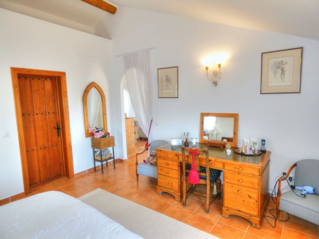 3 sypialnia Willa na sprzedaż w Riogordo z basenem garażem - 575 000 € (Ref: 5119511)