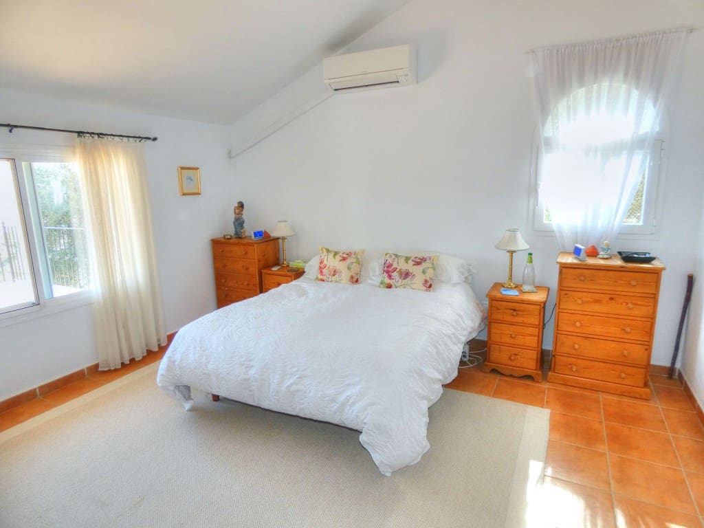 3 sypialnia Willa na sprzedaż w Riogordo z basenem garażem - 575 000 € (Ref: 5119511)