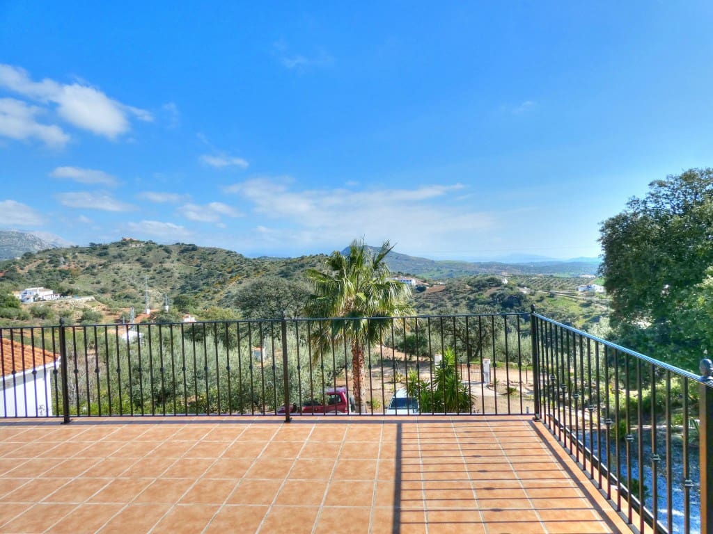 3 sypialnia Willa na sprzedaż w Riogordo z basenem garażem - 575 000 € (Ref: 5119511)