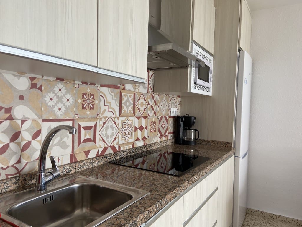 1 quarto Apartamento para arrendar em Benajarafe com piscina - 700 € (Ref: 5526780)