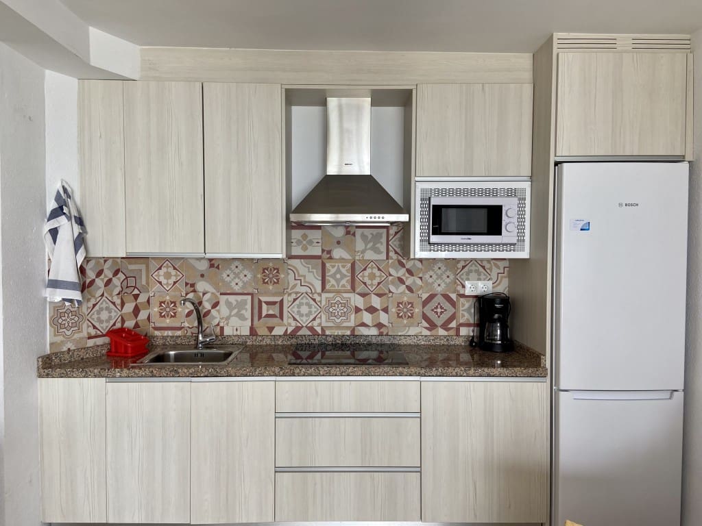 1 quarto Apartamento para arrendar em Benajarafe com piscina - 700 € (Ref: 5526780)