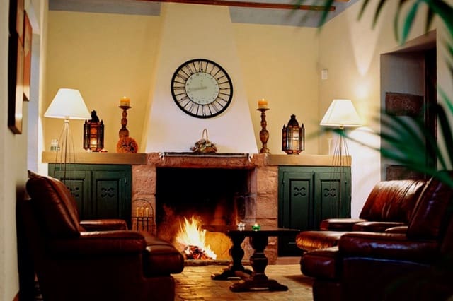 10 bedroom Hotel for sale in Córdoba city with pool - € 985,000 (Ref: 6125745)