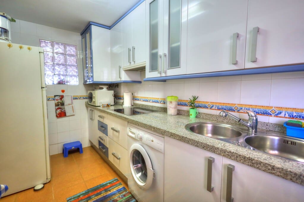 2 sovrum Lägenhet att hyra i Benajarafe med pool garage - 850 € (Ref: 6421411)