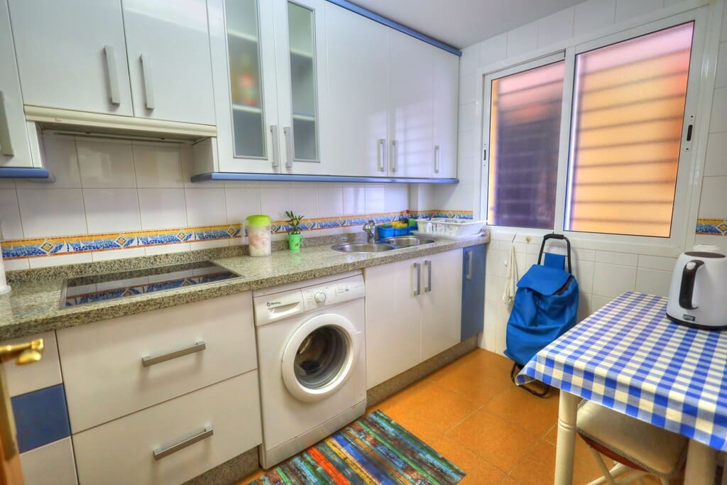 2 sovrum Lägenhet att hyra i Benajarafe med pool garage - 850 € (Ref: 6421411)