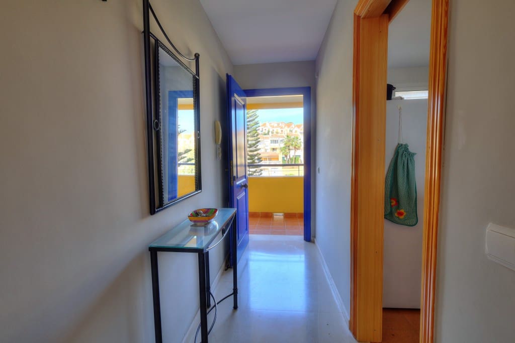 2 slaapkamer Appartement te huur in Benajarafe met zwembad garage - € 900 (Ref: 6946234)