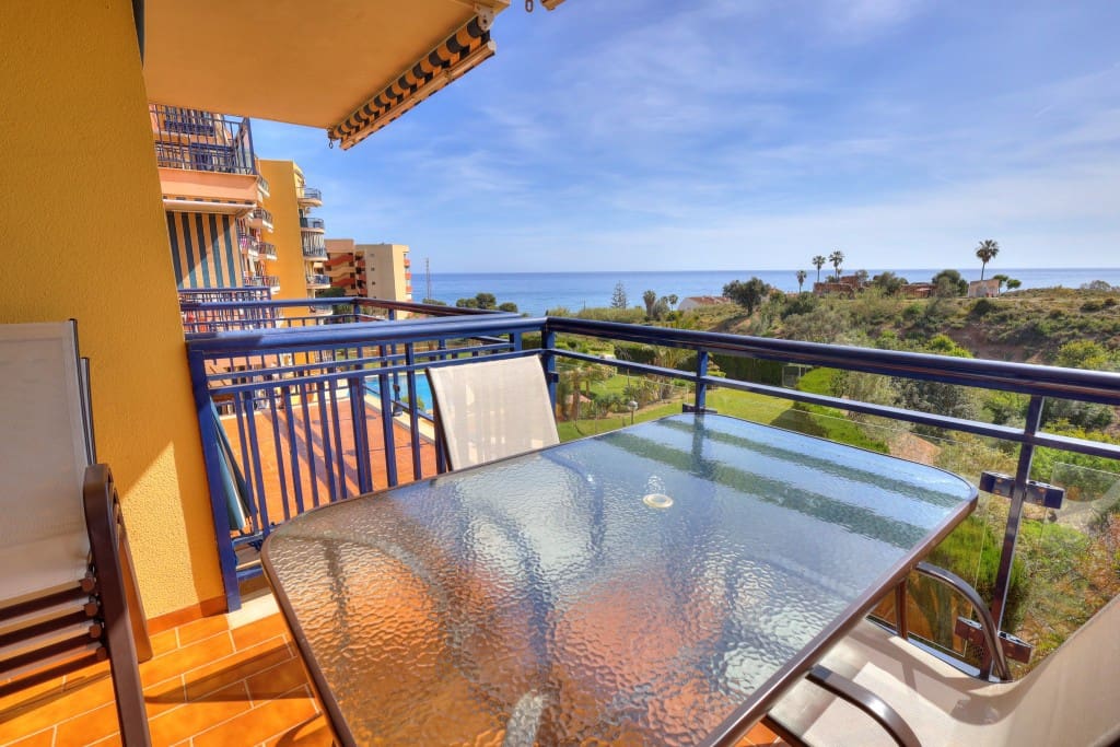 2 slaapkamer Appartement te huur in Benajarafe met zwembad garage - € 900 (Ref: 6946234)