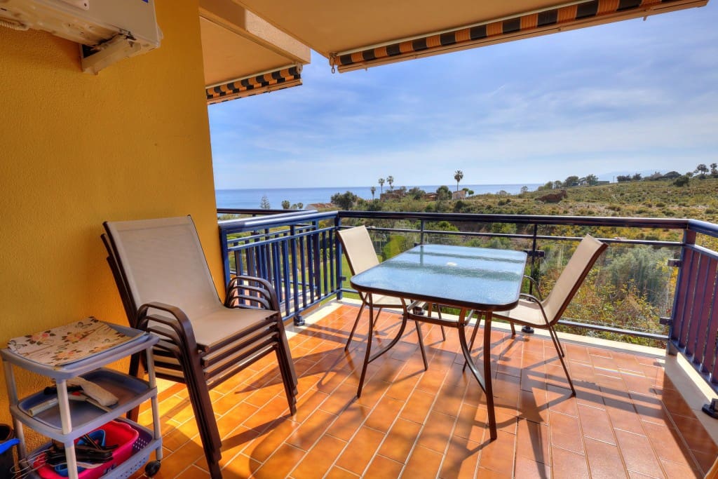 2 slaapkamer Appartement te huur in Benajarafe met zwembad garage - € 900 (Ref: 6946234)