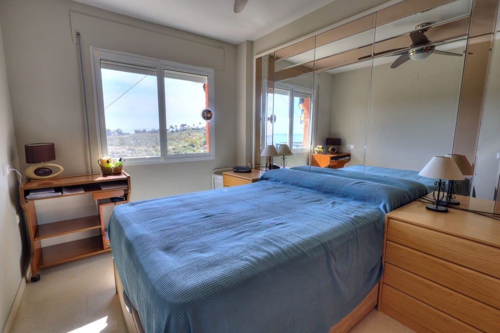 2 slaapkamer Appartement te huur in Benajarafe met zwembad garage - € 900 (Ref: 6946234)