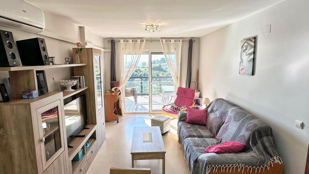 2 slaapkamer Appartement te huur in Benajarafe met zwembad garage - € 900 (Ref: 6946234)