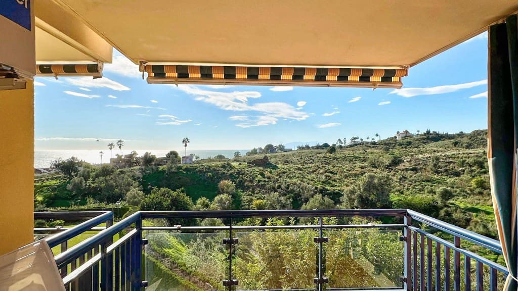 2 slaapkamer Appartement te huur in Benajarafe met zwembad garage - € 900 (Ref: 6946234)