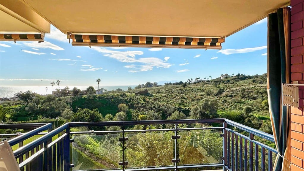 2 slaapkamer Appartement te huur in Benajarafe met zwembad garage - € 900 (Ref: 6946234)