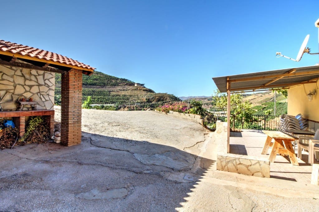 3 soveværelse Finca/Landehus til salg i Velez-Malaga - € 160.000 (Ref: 7078774)