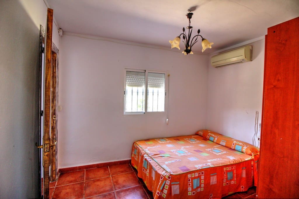 3 soveværelse Finca/Landehus til salg i Velez-Malaga - € 160.000 (Ref: 7078774)