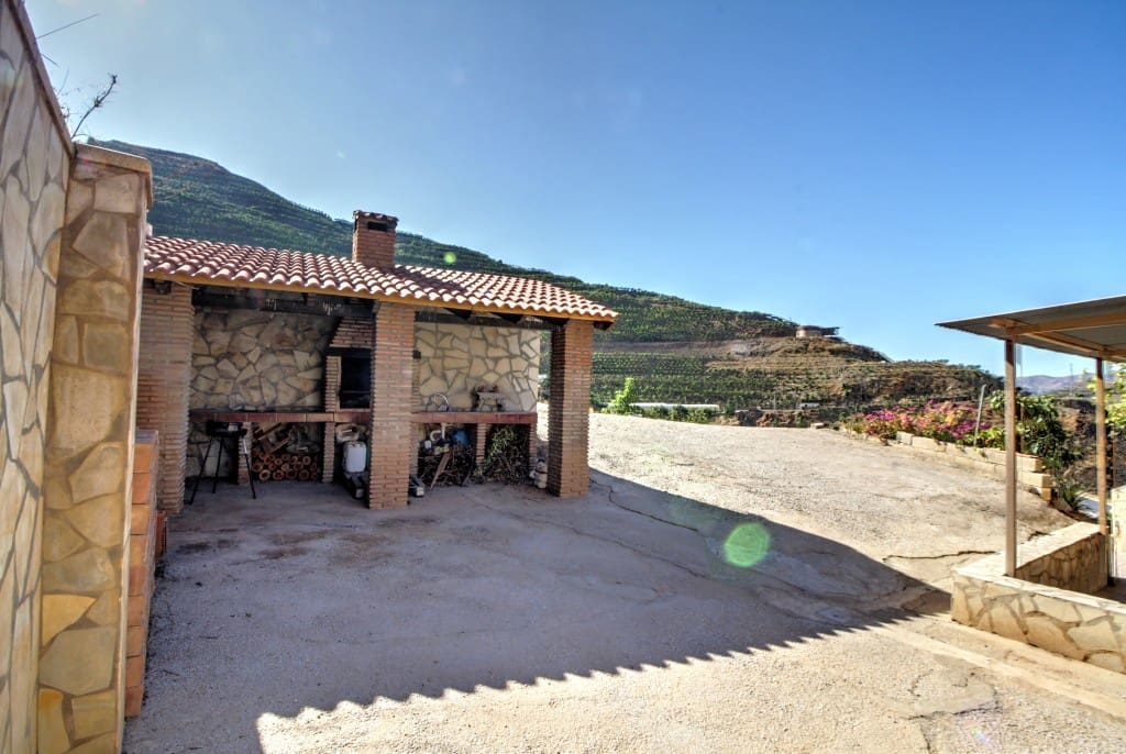 3 soveværelse Finca/Landehus til salg i Velez-Malaga - € 160.000 (Ref: 7078774)