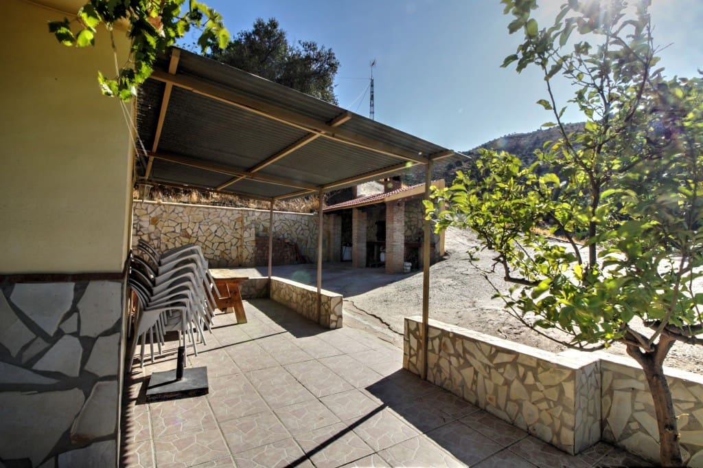 3 soveværelse Finca/Landehus til salg i Velez-Malaga - € 160.000 (Ref: 7078774)