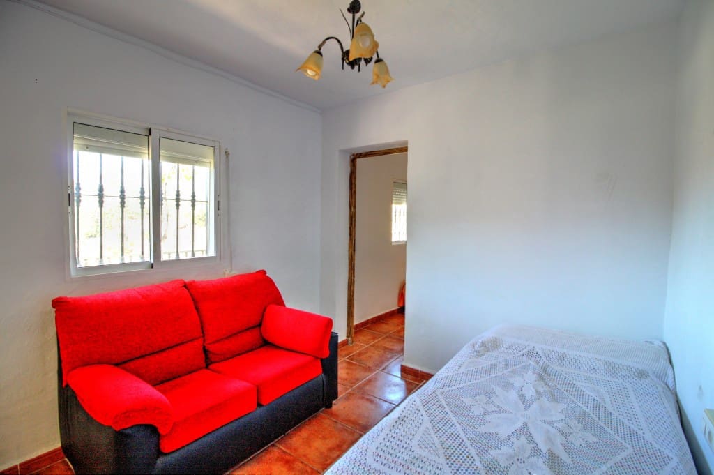 3 soveværelse Finca/Landehus til salg i Velez-Malaga - € 160.000 (Ref: 7078774)