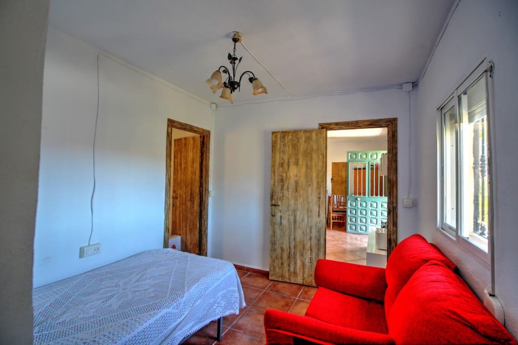 3 soveværelse Finca/Landehus til salg i Velez-Malaga - € 160.000 (Ref: 7078774)