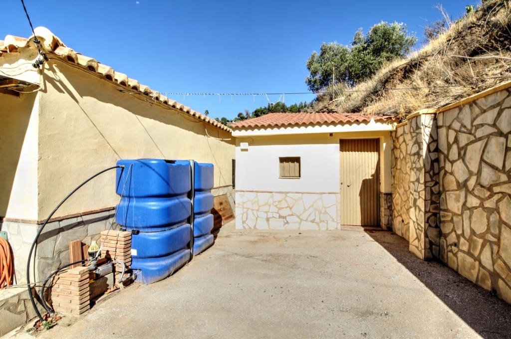 3 soveværelse Finca/Landehus til salg i Velez-Malaga - € 160.000 (Ref: 7078774)