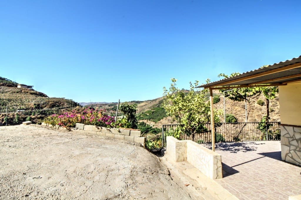 3 soveværelse Finca/Landehus til salg i Velez-Malaga - € 160.000 (Ref: 7078774)