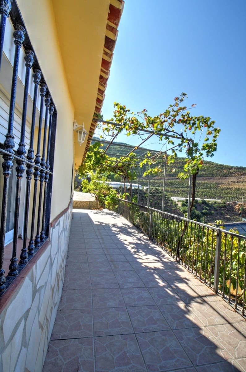 3 soveværelse Finca/Landehus til salg i Velez-Malaga - € 160.000 (Ref: 7078774)
