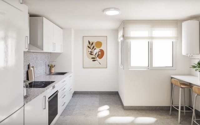 2 bedroom Flat for sale in Torre del Mar, Vélez-Málaga with pool - € 259,950 (Ref: 7402053)