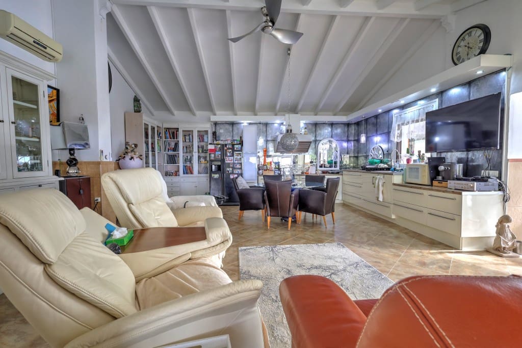 3 soverom Finca/Herregård til salgs i Arenas med svømmebasseng garasje - € 439 000 (Ref: 7440826)