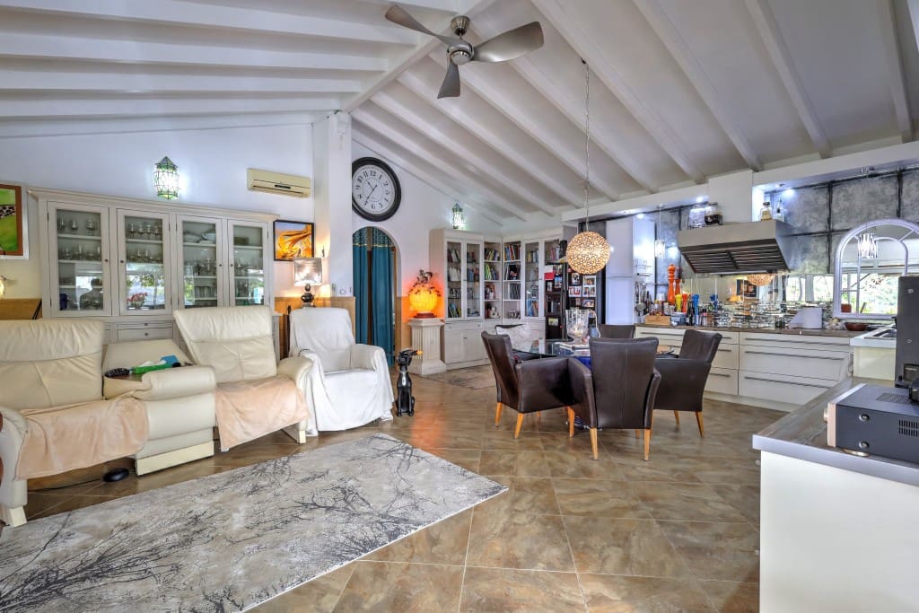 3 soverom Finca/Herregård til salgs i Arenas med svømmebasseng garasje - € 439 000 (Ref: 7440826)