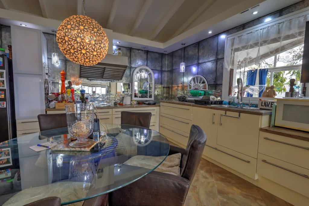 3 soverom Finca/Herregård til salgs i Arenas med svømmebasseng garasje - € 439 000 (Ref: 7440826)