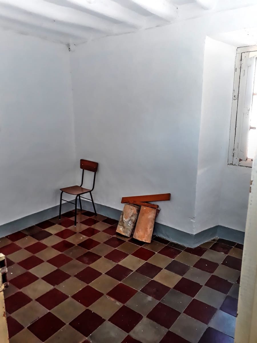 11 soveværelse Hotel til salg i Alfarnate - € 95.000 (Ref: 7478410)