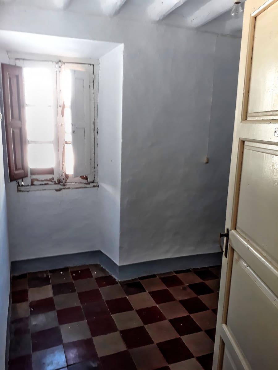 11 soveværelse Hotel til salg i Alfarnate - € 95.000 (Ref: 7478410)