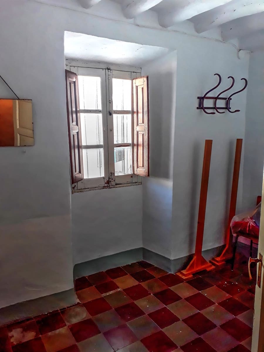 11 soveværelse Hotel til salg i Alfarnate - € 95.000 (Ref: 7478410)