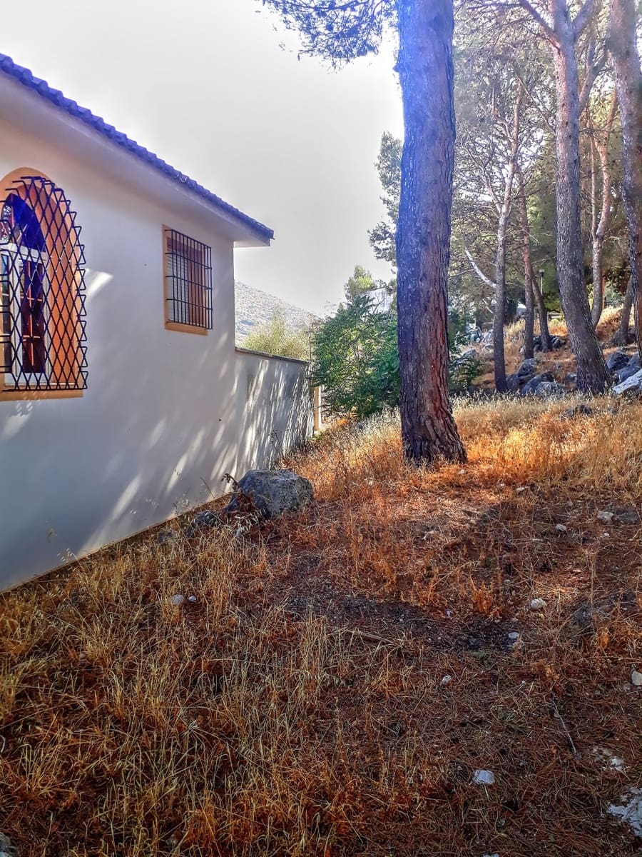 11 soveværelse Hotel til salg i Alfarnate - € 95.000 (Ref: 7478410)