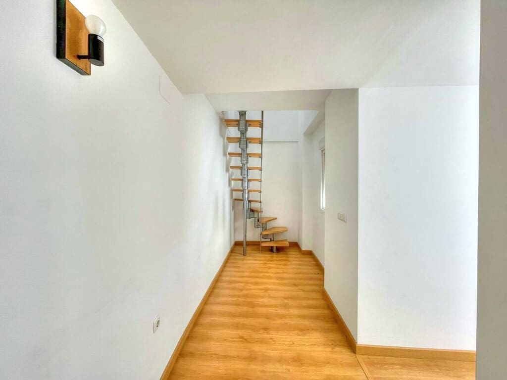 Ático de 4 habitaciones en Riogordo en venta - 197.000 € (Ref: 7512588)