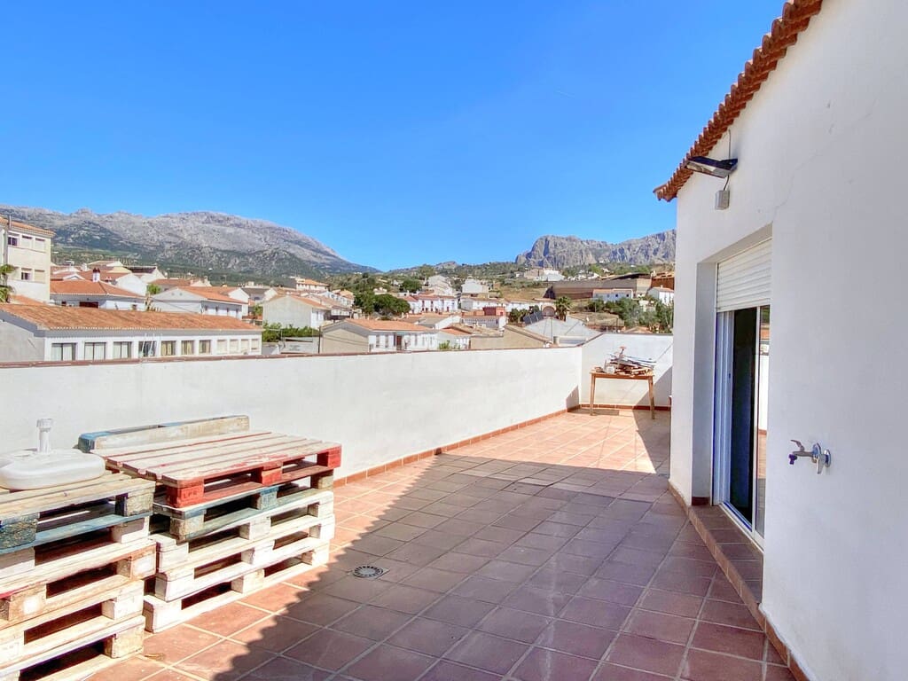 Ático de 4 habitaciones en Riogordo en venta - 197.000 € (Ref: 7512588)