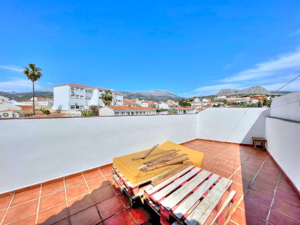 Ático de 4 habitaciones en Riogordo en venta - 197.000 € (Ref: 7512588)