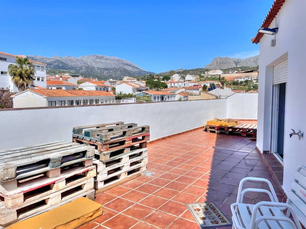 Ático de 4 habitaciones en Riogordo en venta - 197.000 € (Ref: 7512588)