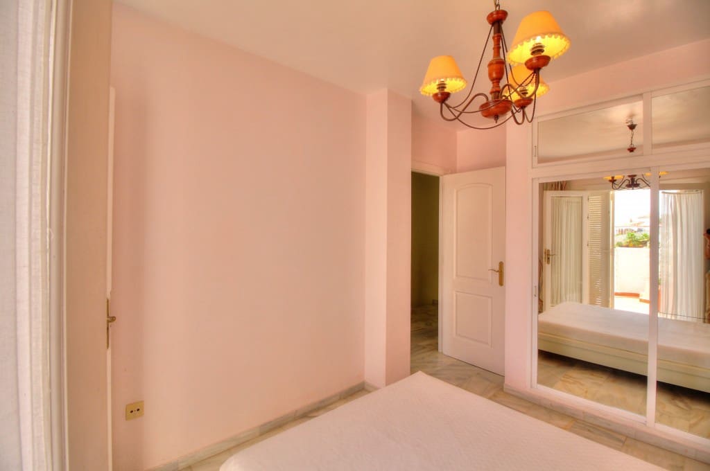 2 bedroom Townhouse for rent in Benajarafe with pool - € 900 (Ref: 7698978)