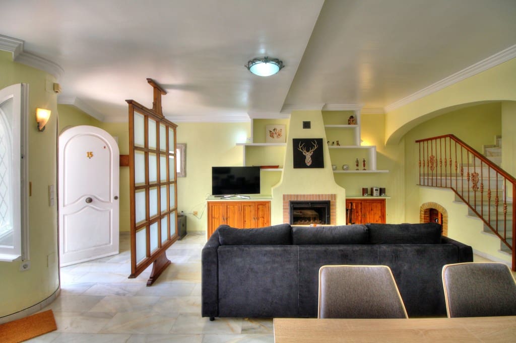 2 bedroom Townhouse for rent in Benajarafe with pool - € 900 (Ref: 7698978)