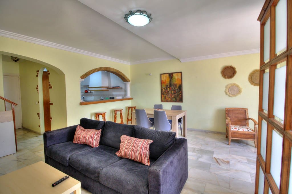 2 bedroom Townhouse for rent in Benajarafe with pool - € 900 (Ref: 7698978)