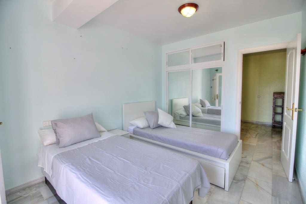 2 bedroom Townhouse for rent in Benajarafe with pool - € 900 (Ref: 7698978)