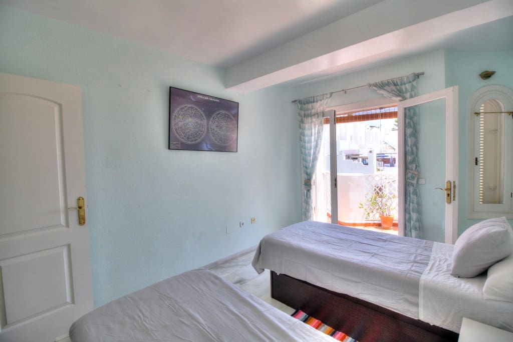 2 bedroom Townhouse for rent in Benajarafe with pool - € 900 (Ref: 7698978)