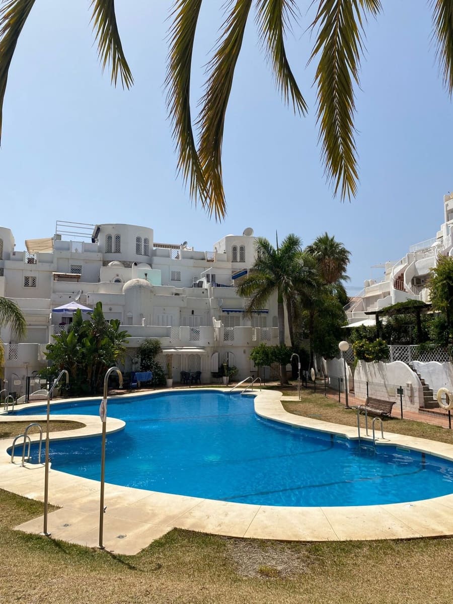 2 bedroom Townhouse for rent in Benajarafe with pool - € 900 (Ref: 7698978)