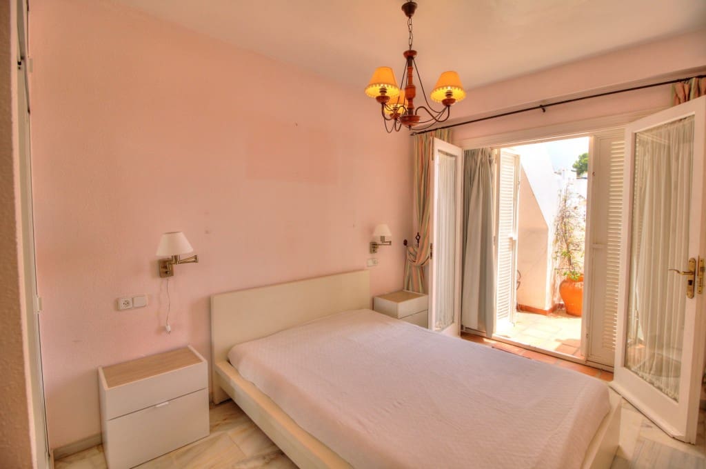 2 bedroom Townhouse for rent in Benajarafe with pool - € 900 (Ref: 7698978)